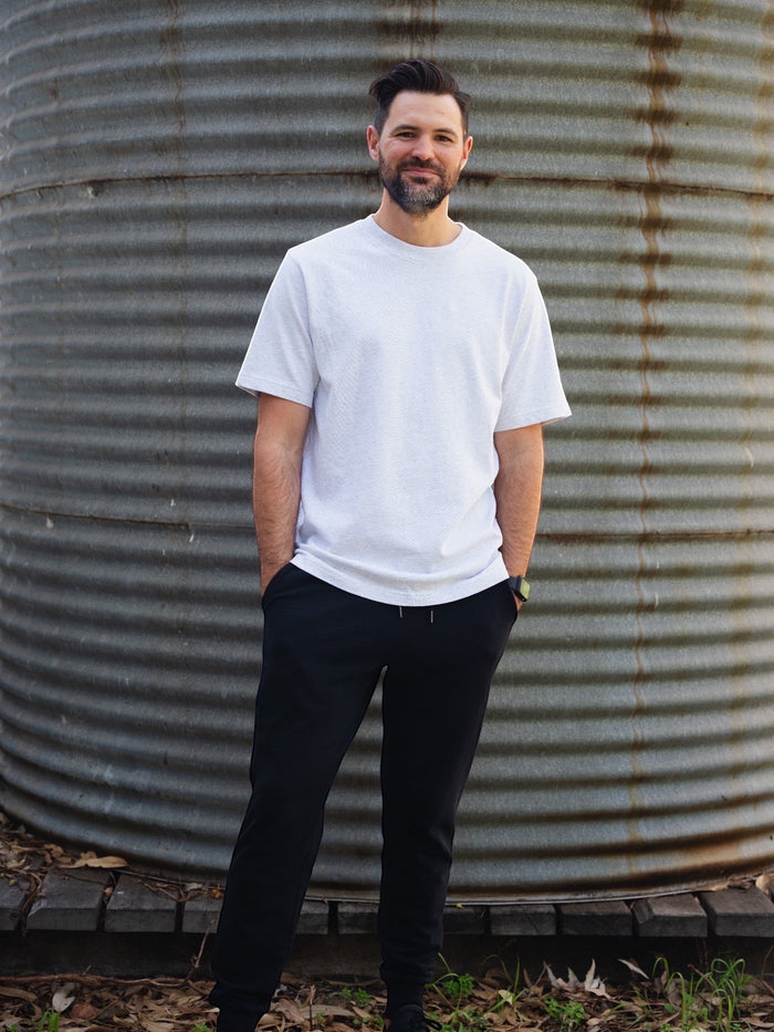 STAPLE CO heavy white t-shirt with trackpants